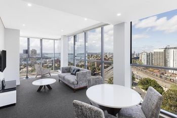Meriton Serviced Apartments North Sydney - Surfers Paradise Gold Coast 9