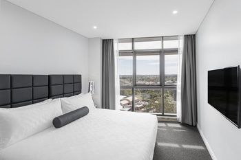 Meriton Serviced Apartments Church Street - Surfers Paradise Gold Coast 12