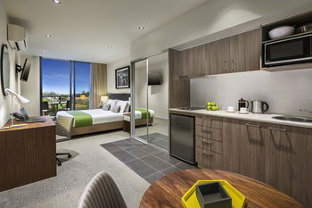 Quest Dandenong Central - Surfers Paradise Gold Coast 2