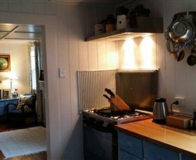 Cascade Cottage - Surfers Paradise Gold Coast 1