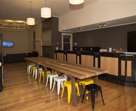 Batman Fawkner Inn - Surfers Paradise Gold Coast 1