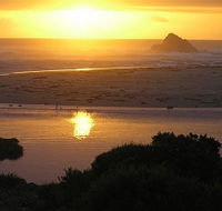 Arthur River Beach House - Surfers Paradise Gold Coast
