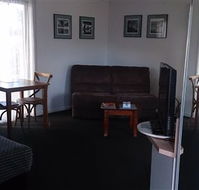 Budget On The Lake - Surfers Paradise Gold Coast