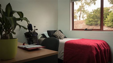 Deakin Waurn Ponds Units - Surfers Paradise Gold Coast 1