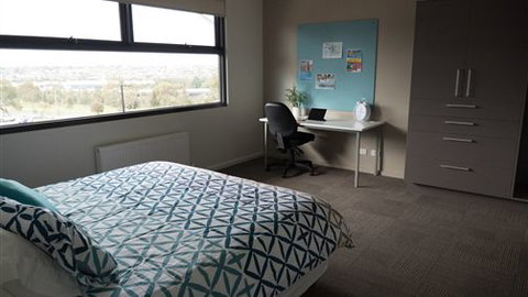 Deakin Waurn Ponds Units - Surfers Paradise Gold Coast 2