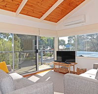 Barrakee Beach House - Anglesea - Surfers Paradise Gold Coast