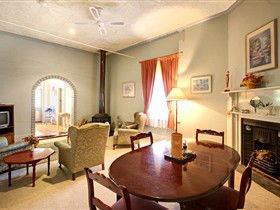 Granma's B&B - Surfers Paradise Gold Coast 2