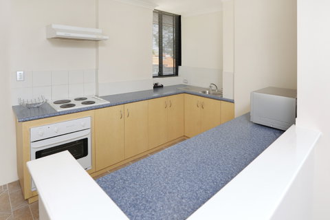 Assured Waterside Apartments - Surfers Paradise Gold Coast 5
