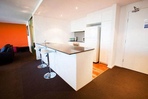 B7 Honeysuckle Apartments - Surfers Paradise Gold Coast 2