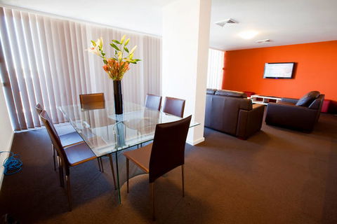 B7 Honeysuckle Apartments - Surfers Paradise Gold Coast 7