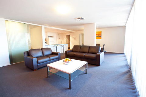B7 Honeysuckle Apartments - Surfers Paradise Gold Coast 8
