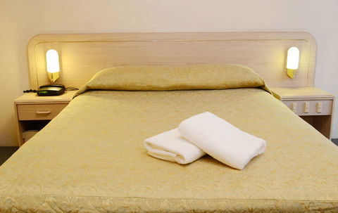 Motel 10 - Surfers Paradise Gold Coast 1