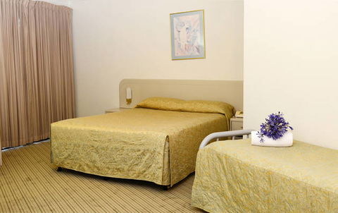 Motel 10 - Surfers Paradise Gold Coast 2