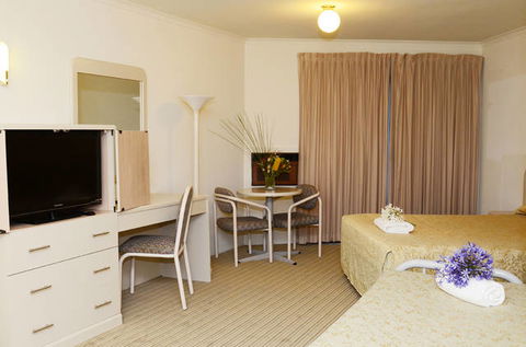 Motel 10 - Surfers Paradise Gold Coast 3