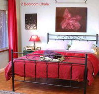 Bettenay's Lakeside Loft Spa Apartment - Surfers Paradise Gold Coast