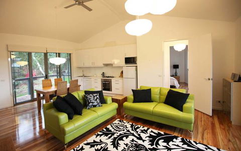 Dalrymples Guest Cottages - Surfers Paradise Gold Coast 2
