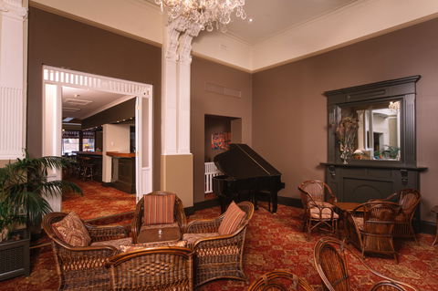 Hadley's Orient Hotel - Surfers Paradise Gold Coast 9
