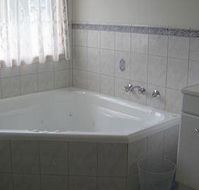 Macburn Self Contained Cottages Dog Friendly - Surfers Paradise Gold Coast