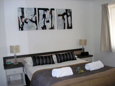 Oakey Motor Inn - Surfers Paradise Gold Coast 3