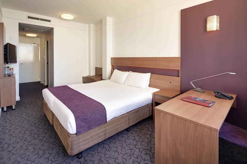 Quality Hotel Ambassador Perth - Surfers Paradise Gold Coast 3