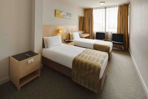 Quality Hotel Ambassador Perth - Surfers Paradise Gold Coast 9