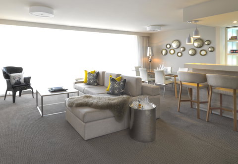 QT Canberra - Surfers Paradise Gold Coast 7