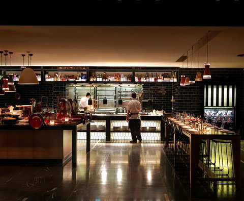 QT Canberra - Surfers Paradise Gold Coast 8