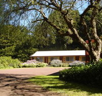 Twelve Apostles Motel  Country Retreat - Surfers Paradise Gold Coast