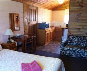 Twelve Apostles Motel & Country Retreat - Surfers Paradise Gold Coast 2