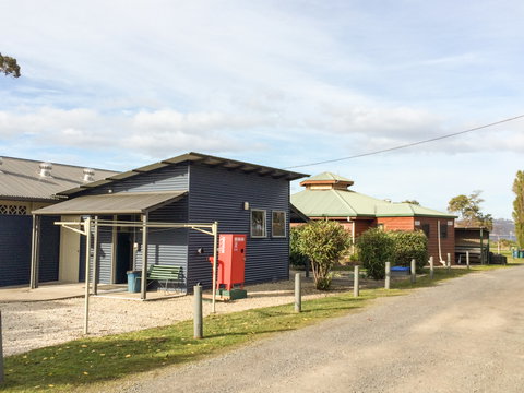 Snug Beach Cabin & Caravan Park - Surfers Paradise Gold Coast 1