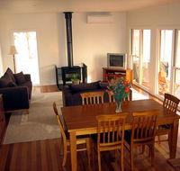 Strath Valley View B and B - Surfers Paradise Gold Coast