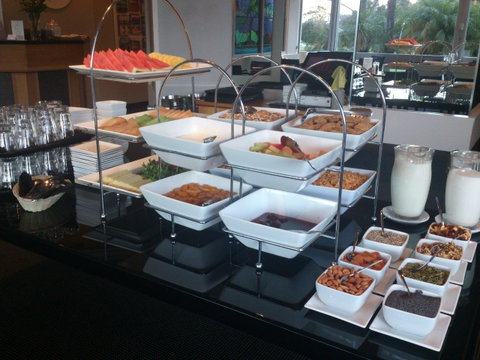 Sullivans Hotel - Surfers Paradise Gold Coast 1