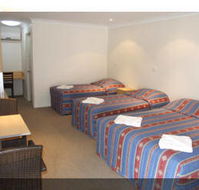 Tenterfield Tavern  Motor Inn - Surfers Paradise Gold Coast