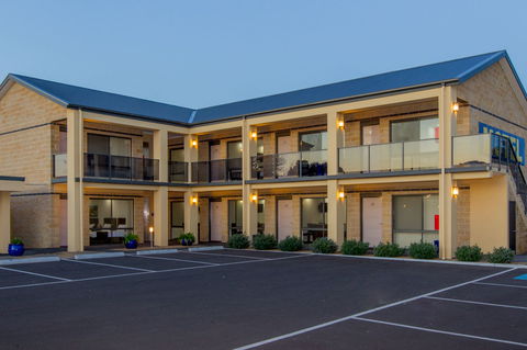 The Bay Motel - Safety Beach - Surfers Paradise Gold Coast 13