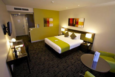 The Colmslie Hotel Suites & Conference Centre - Surfers Paradise Gold Coast 0