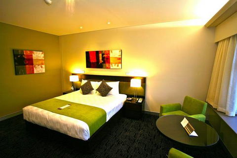 The Colmslie Hotel Suites & Conference Centre - Surfers Paradise Gold Coast 2