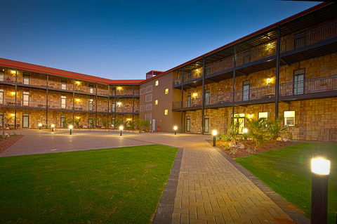The Esplanade Hotel Port Hedland - Surfers Paradise Gold Coast 2