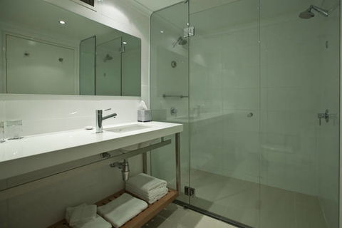 The Executive Inn, Newcastle - Surfers Paradise Gold Coast 1