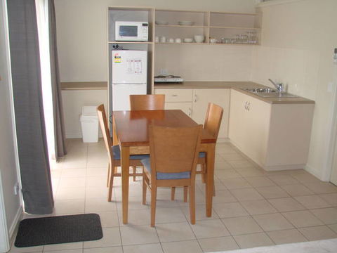 Vine Court Barossa - Surfers Paradise Gold Coast 0