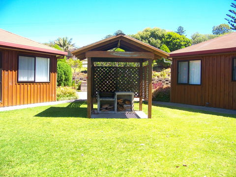 Whispering Pines - Surfers Paradise Gold Coast 2