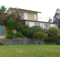 Whitby on Wallis Lakefront Holiday Cottage - Surfers Paradise Gold Coast