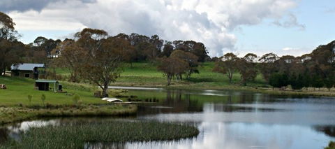 Lochlorian Trout Fishing And Getaway - Surfers Paradise Gold Coast 1