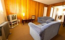 Snowy Mountains Motel - Adaminaby - Surfers Paradise Gold Coast 0