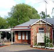 Amble In Self Contained Accommodation - Garden Retreat B  B - Surfers Paradise Gold Coast
