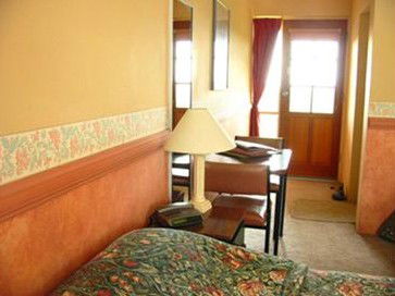 Milton Village Motel - Surfers Paradise Gold Coast 1
