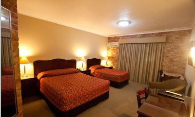 Endeavour Court Motor Inn - Surfers Paradise Gold Coast 2