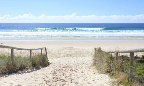 Golden Riviera Beach Resort - Surfers Paradise Gold Coast 0