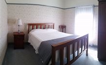 Wagga Wagga Country Cottages - - Surfers Paradise Gold Coast 2