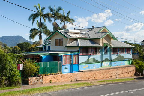 Murwillumbah YHA - Mt Warning - Surfers Paradise Gold Coast 0