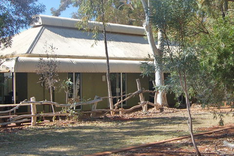 Ayers Rock - Outback Pioneer Lodge - Surfers Paradise Gold Coast 2